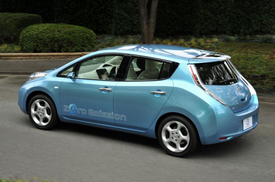  Nissan Leaf 2010 года  (фото 4 из 77)